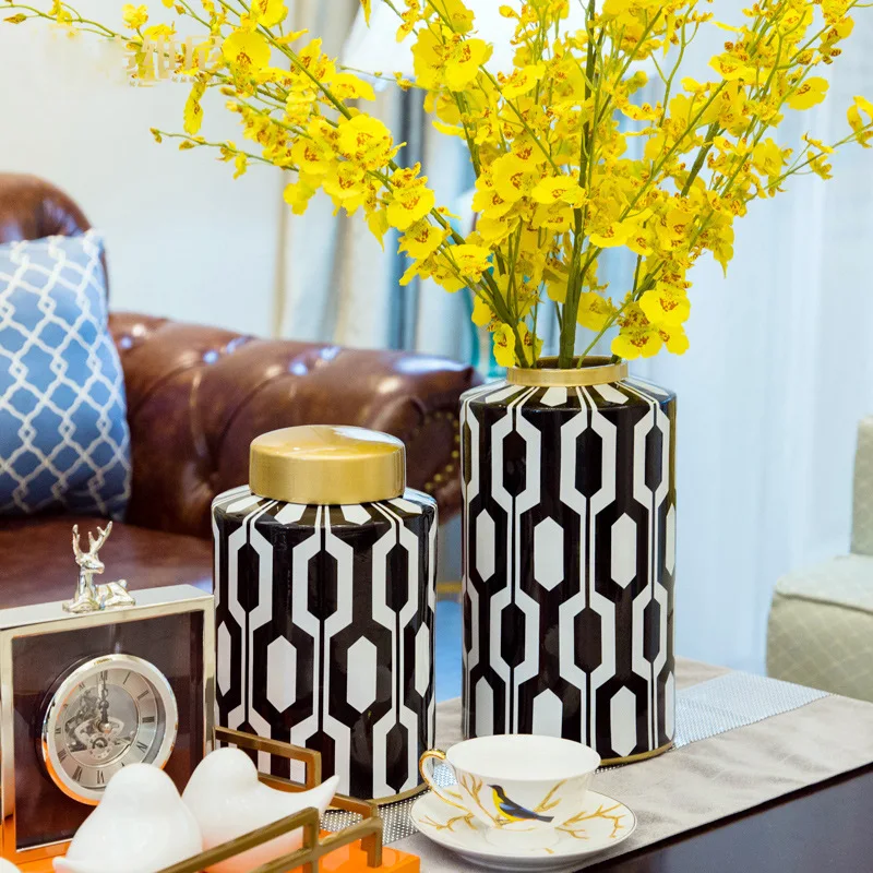 Geometric Pattern Ceramic Vase Decoration Storage Tank Living Room Creative Gift Modern Neoclassical Model Room Decoration
Geometric Pattern Ceramic Vase Decoration Storage Tank Living Room Creative Gift Modern Neoclassical Model Room Decoration