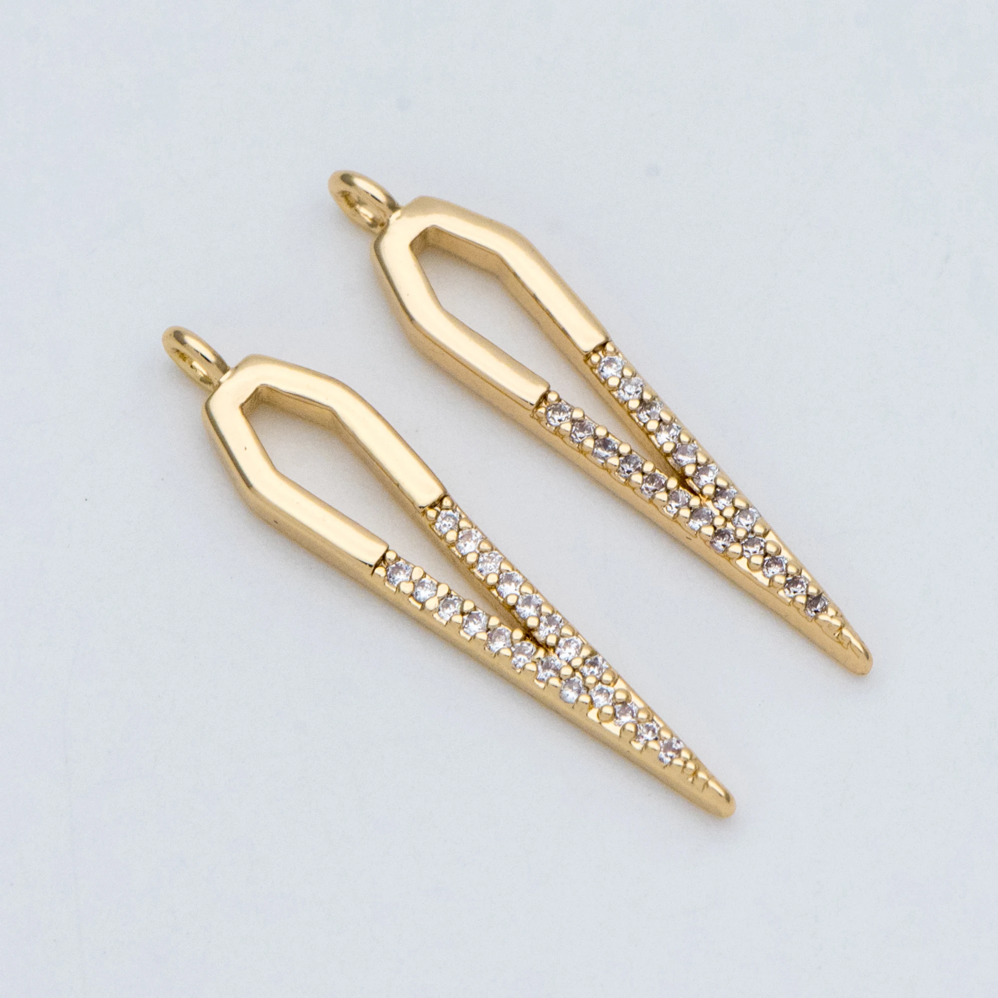 4pcs CZ Paved Bar Charm Pendants For DIY Jewelry Making Accessories 27mm (GB-739)
4pcs CZ Paved Bar Charm Pendants For DIY Jewelry Making Accessories 27mm (GB-739)