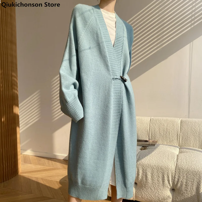 Thick Long Sweater Cardigan Women Autumn Winter Coat Batwing Sleeve Knitted Horn Button Design Long cardigan mujer
Thick Long Sweater Cardigan Women Autumn Winter Coat Batwing Sleeve Knitted Horn Button Design Long cardigan mujer