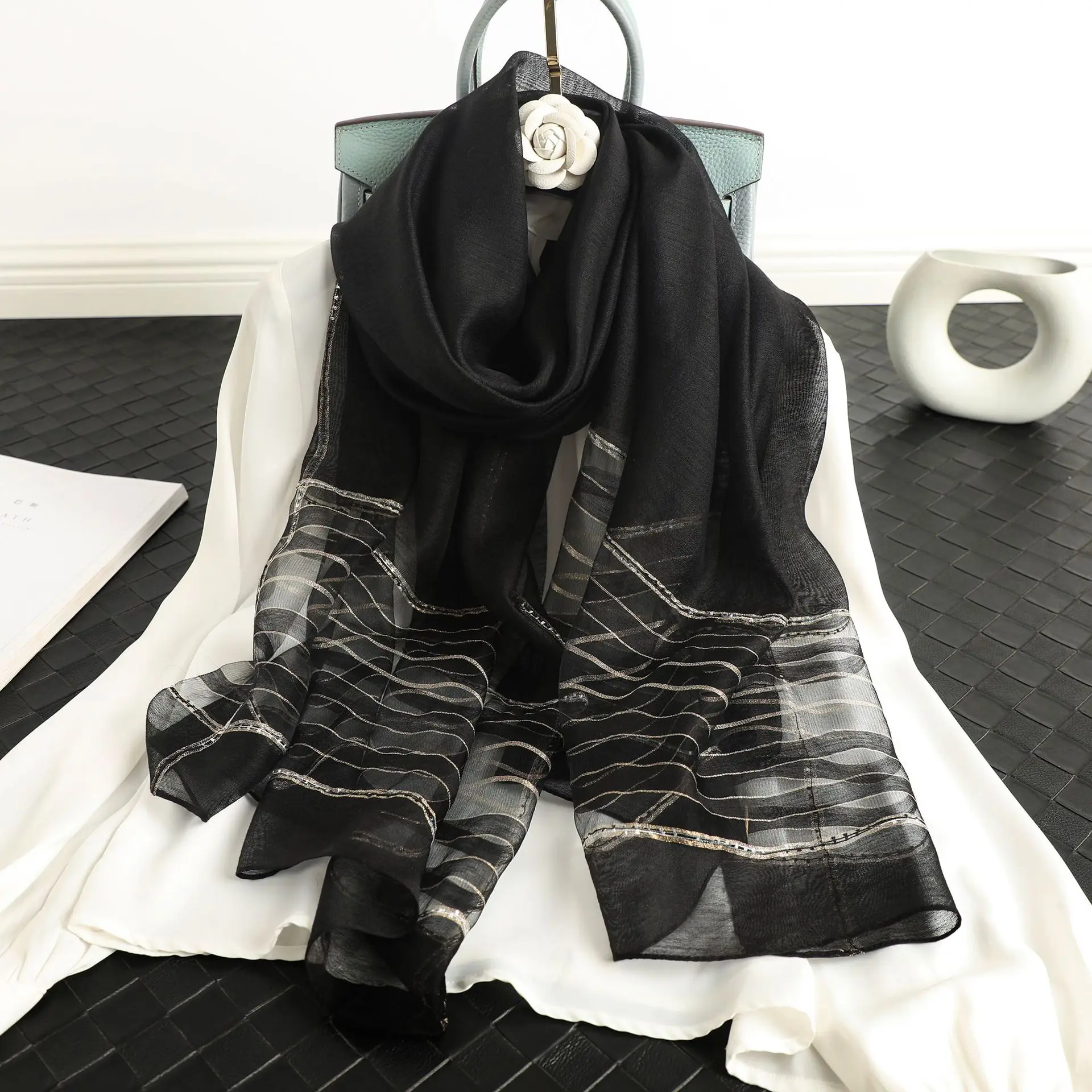 High quality 2022 new scarf real silk wool Women Long scarves Shawl Female hijab wrap Summer Beach Cover-ups Scarves Bandana
High quality 2022 new scarf real silk wool Women Long scarves Shawl Female hijab wrap Summer Beach Cover-ups Scarves Bandana