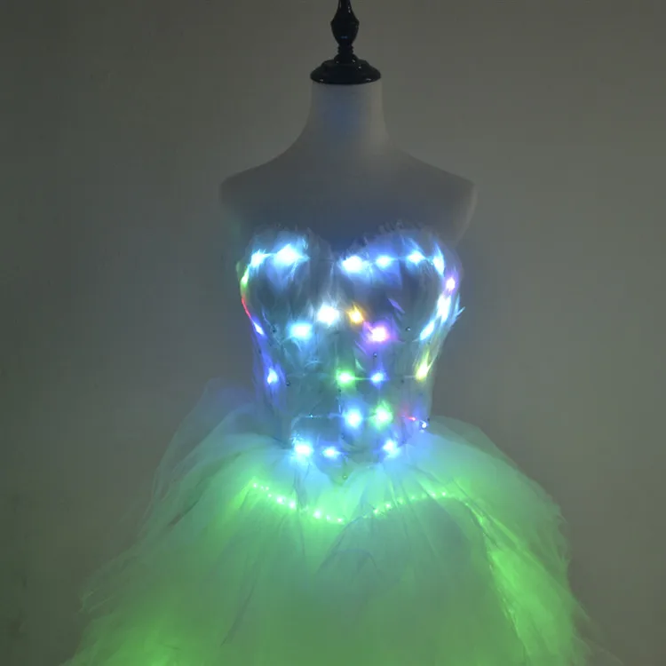 Long skirt creative performance catwalk costume LED luminous wedding dress singer dresses
Long skirt creative performance catwalk costume LED luminous wedding dress singer dresses
