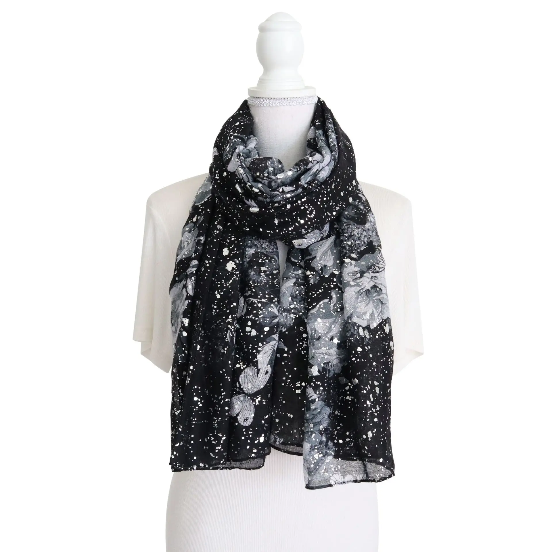 2020 New Beautiful Big Rose Printed Silver Foil Scarves And Shawls Long Soft Floral Scarf Wrap Hijab Free Shipping
2020 New Beautiful Big Rose Printed Silver Foil Scarves And Shawls Long Soft Floral Scarf Wrap Hijab Free Shipping