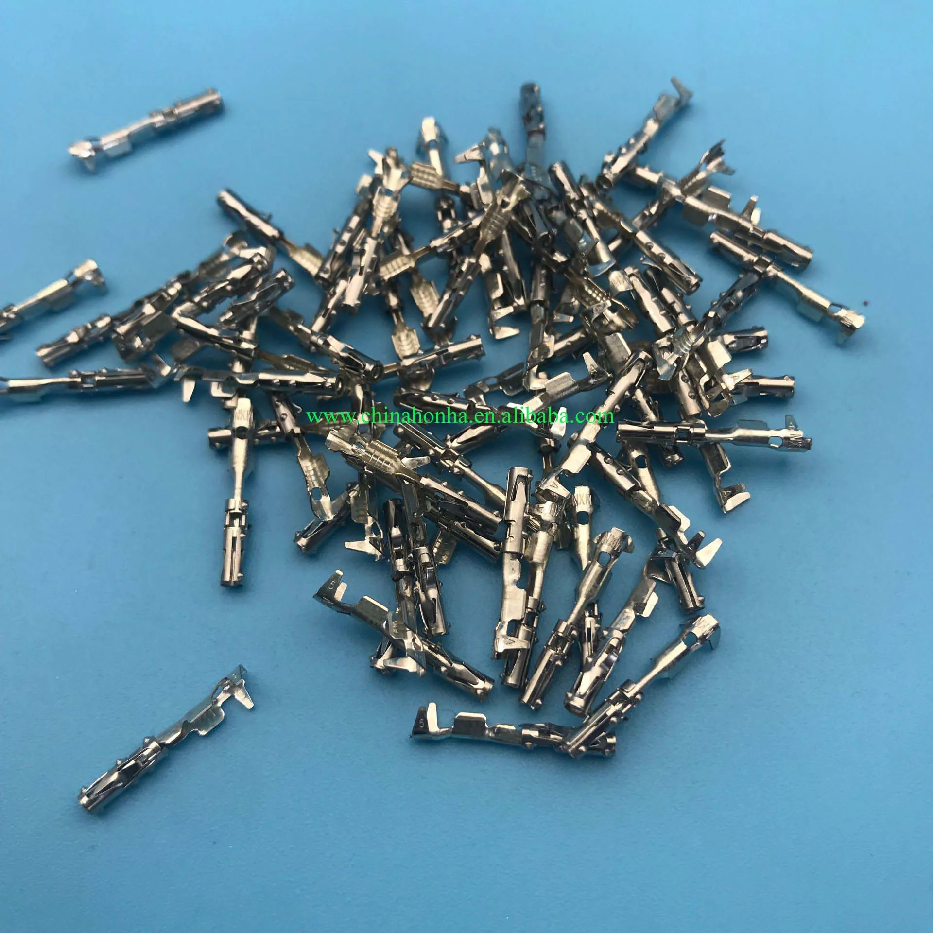 For automotive wiring harness repair and replacement Small female Terminal, pin 643221029 0643221029 18-22 AWG wire
For automotive wiring harness repair and replacement Small female Terminal, pin 643221029 0643221029 18-22 AWG wire