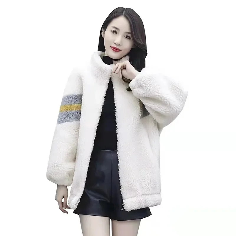 Lamb Plush Coat Women 2021 Winter Sheep Shearing Coat Jacket Female Short Loose Korean Style Fashion Jacket Femme Overcoat C
Lamb Plush Coat Women 2021 Winter Sheep Shearing Coat Jacket Female Short Loose Korean Style Fashion Jacket Femme Overcoat C