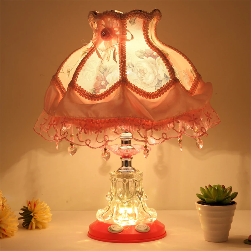 European Pink Lace Cloth Table Lamps Bedroom European Wedding Room Desk Lights Girl Children's Room Deco Table Light Fixtures
European Pink Lace Cloth Table Lamps Bedroom European Wedding Room Desk Lights Girl Children's Room Deco Table Light Fixtures