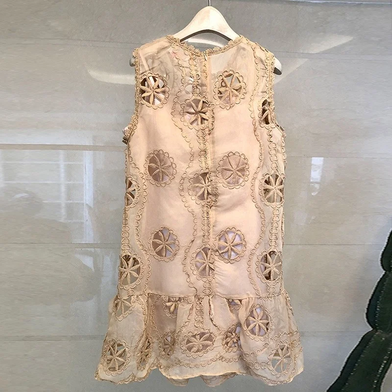 Hollow Sweet Out Ruffle Lace Dress Women Fashion Summer Sundress Sleeveless Embroidery Vintage Short Dresses O Neck A Line Dress
Hollow Sweet Out Ruffle Lace Dress Women Fashion Summer Sundress Sleeveless Embroidery Vintage Short Dresses O Neck A Line Dress