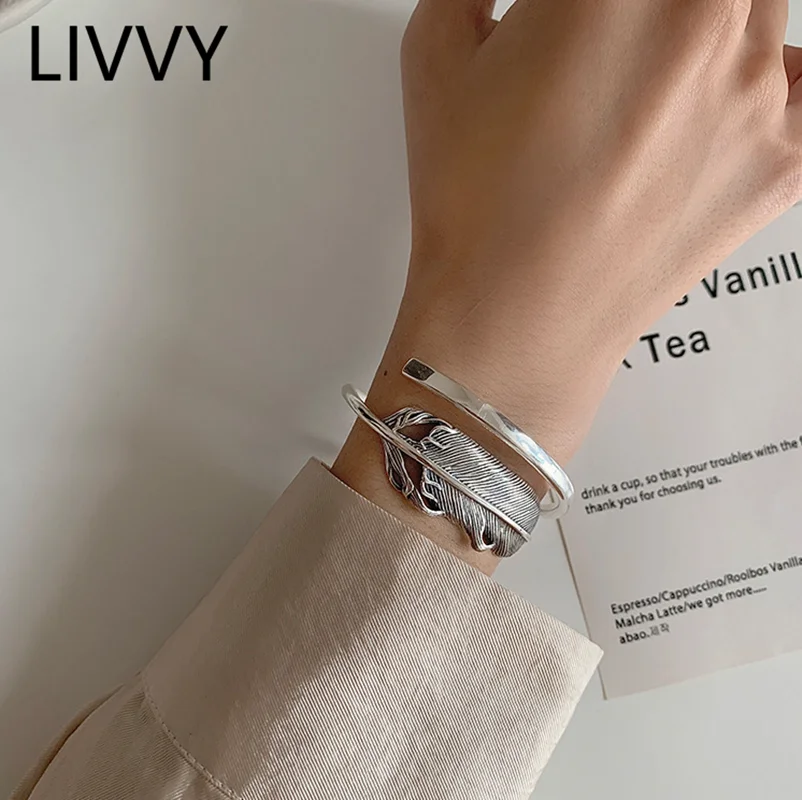 LIVVY New Retro Simple Big Feather Open Bracelet Women Couple Light Luxury Exquisite Thai Silver Color Party Jewelry Gift
LIVVY New Retro Simple Big Feather Open Bracelet Women Couple Light Luxury Exquisite Thai Silver Color Party Jewelry Gift