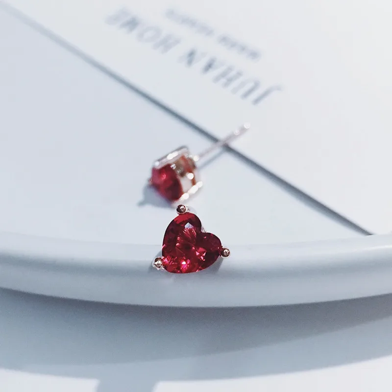 Gorgeous AAA Cubic Zirconia heart Charm Women Ear Studs Wedding Jewelry High Quality sterling silver 925 earrings for women
Gorgeous AAA Cubic Zirconia heart Charm Women Ear Studs Wedding Jewelry High Quality sterling silver 925 earrings for women