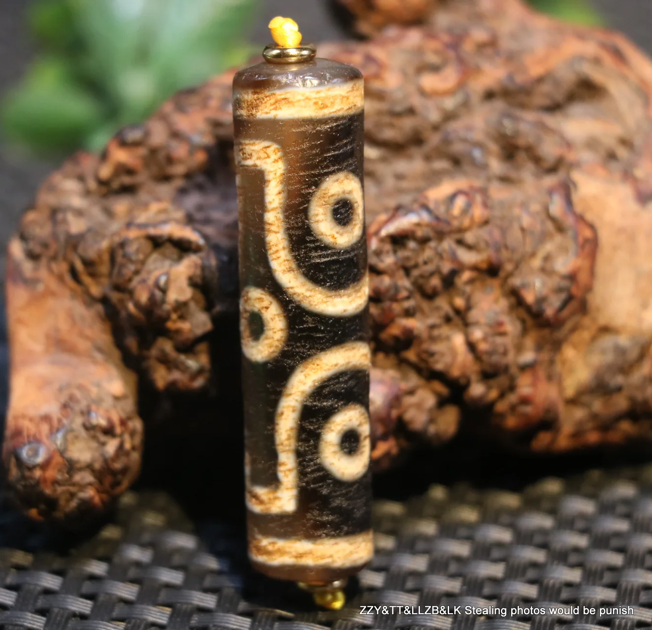 Magic Power Tibetan old Agate 6 Eye Healthy Symbol Drum Shape dZi Bead Pendant Amulet 4A+ Timestown UPD210930A2
Magic Power Tibetan old Agate 6 Eye Healthy Symbol Drum Shape dZi Bead Pendant Amulet 4A+ Timestown UPD210930A2
