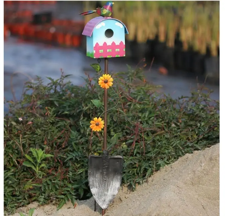 Pastoral Wrought Iron Shovel Bird House Ground Plug Ornaments Terrace Villa Balcony Figurines Crafts Garden Courtyard Decoration
Pastoral Wrought Iron Shovel Bird House Ground Plug Ornaments Terrace Villa Balcony Figurines Crafts Garden Courtyard Decoration