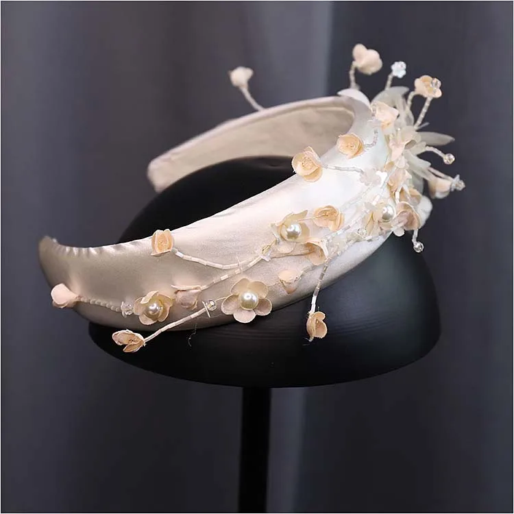 Floral Beaded champagne Satin Hairband Bridal hair wear Wedding Headdress Hair Accessories
Floral Beaded champagne Satin Hairband Bridal hair wear Wedding Headdress Hair Accessories
