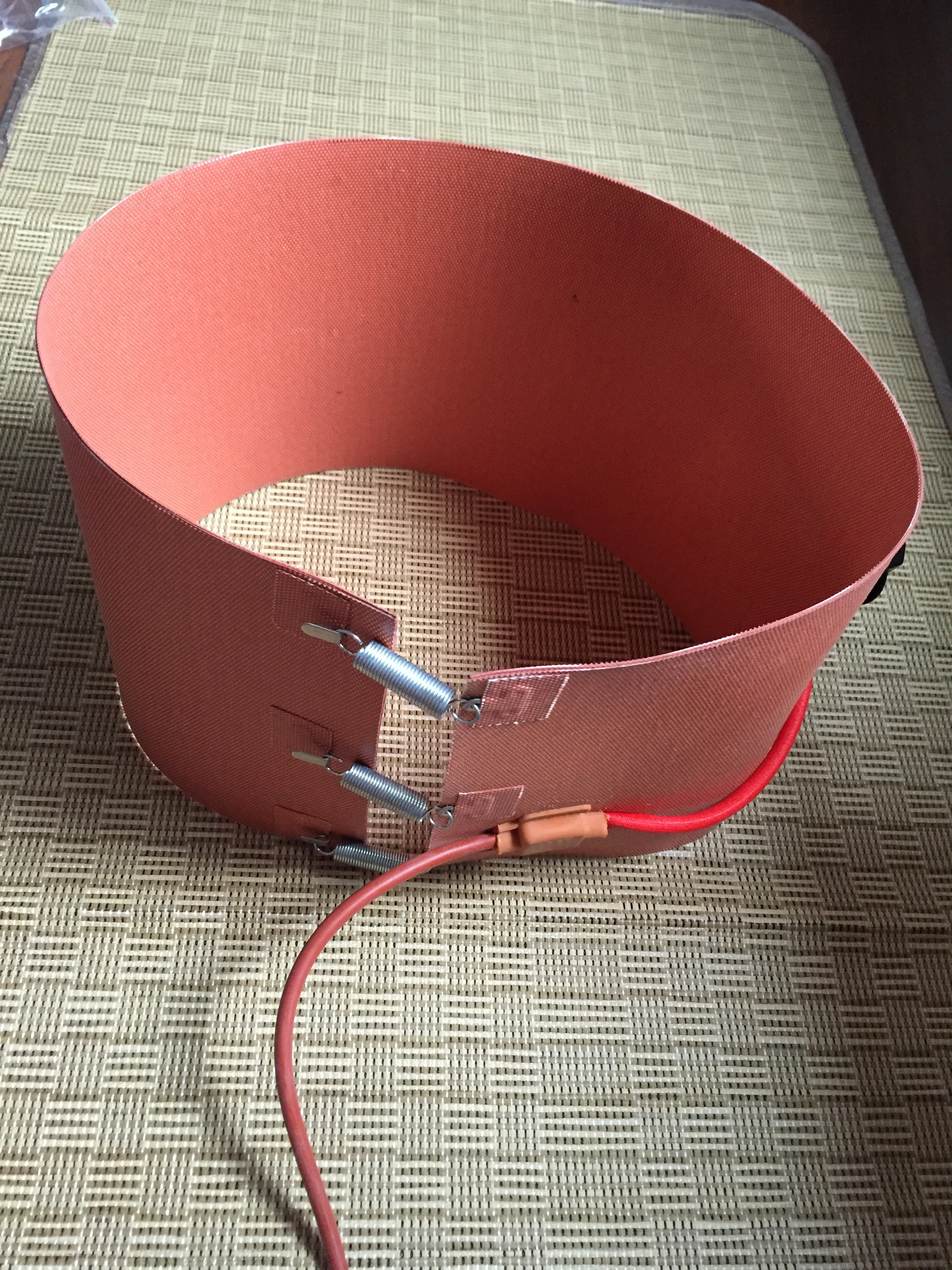 250 X500mm 800W 250V ,Universal Silicone rubber oil heating belt heating element film heater flexible heating electric heater
250 X500mm 800W 250V ,Universal Silicone rubber oil heating belt heating element film heater flexible heating electric heater