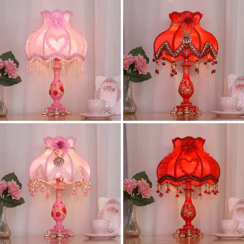 Chinese Style Bedroom Wedding Room Bedside Lamp European Style Warm And Romantic Retro Wedding Decoration Red/Pink Table Lamps
Chinese Style Bedroom Wedding Room Bedside Lamp European Style Warm And Romantic Retro Wedding Decoration Red/Pink Table Lamps