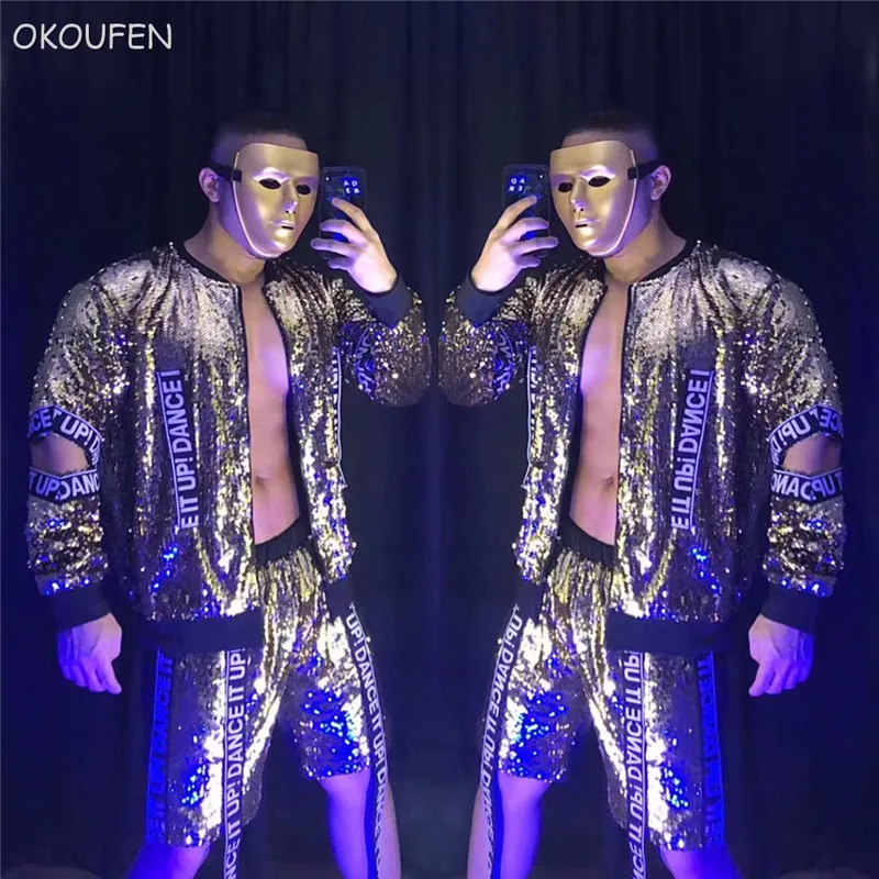 Fashion Men's Gold Sequins Baseball Jacket shorts Nightclub Bar DS Male Singer DJ Hip Hop Dance Suit Hollow Stage Costume
Fashion Men's Gold Sequins Baseball Jacket shorts Nightclub Bar DS Male Singer DJ Hip Hop Dance Suit Hollow Stage Costume