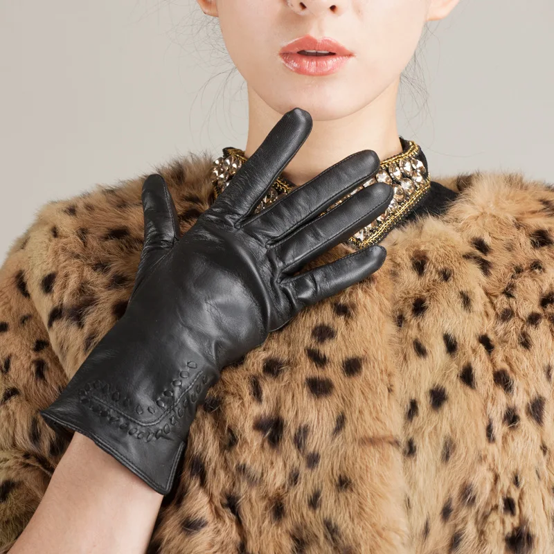 Genuine Sheepskin Leather Gloves for Women, Warm Full Finger, Windproof Mittens, Female Fashion, Autumn and Winter, High Quality
Genuine Sheepskin Leather Gloves for Women, Warm Full Finger, Windproof Mittens, Female Fashion, Autumn and Winter, High Quality