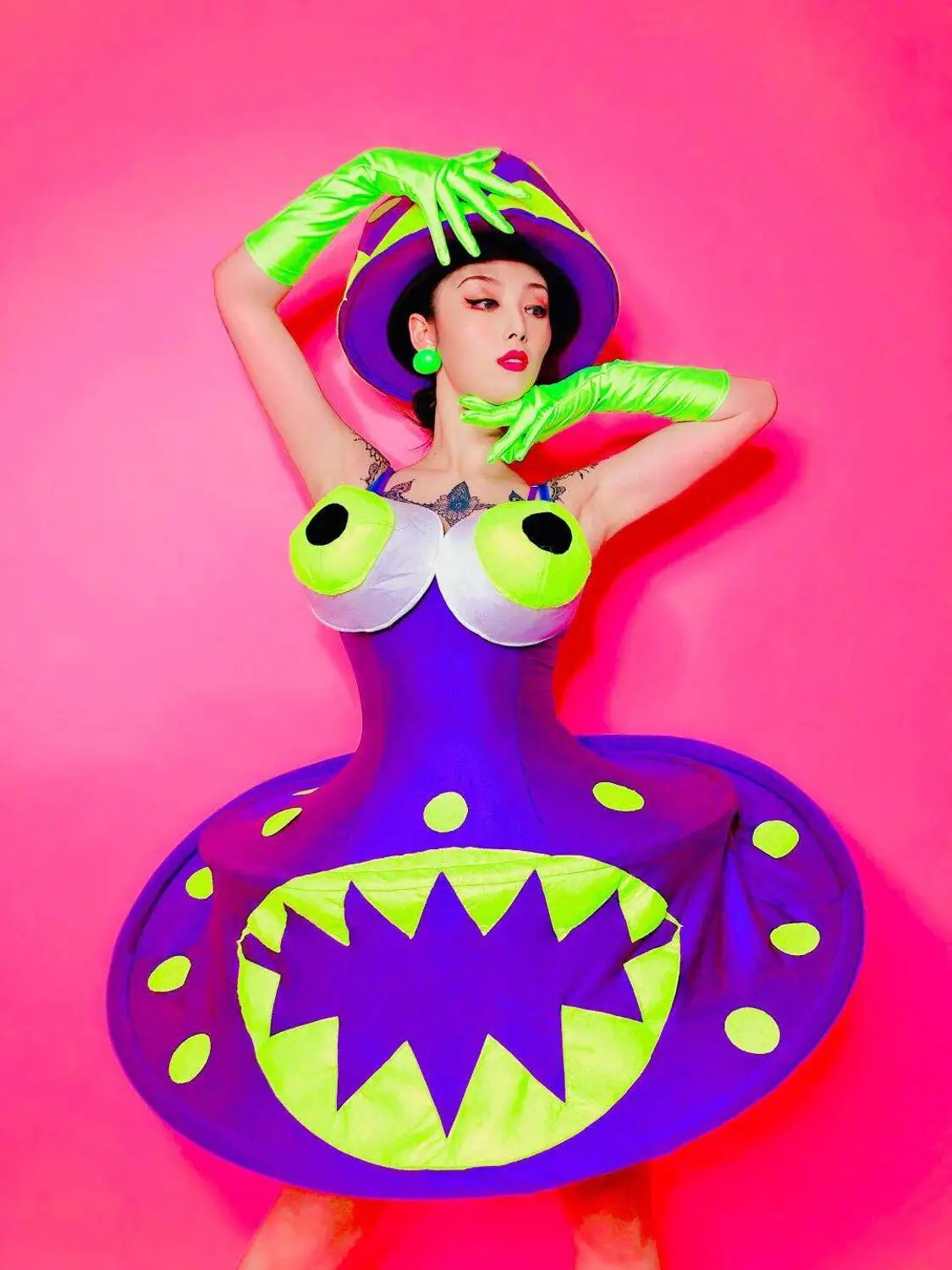 Custom nightclub bar gogo dance party DS performance Halloween ladybug cosplay costumes
Custom nightclub bar gogo dance party DS performance Halloween ladybug cosplay costumes