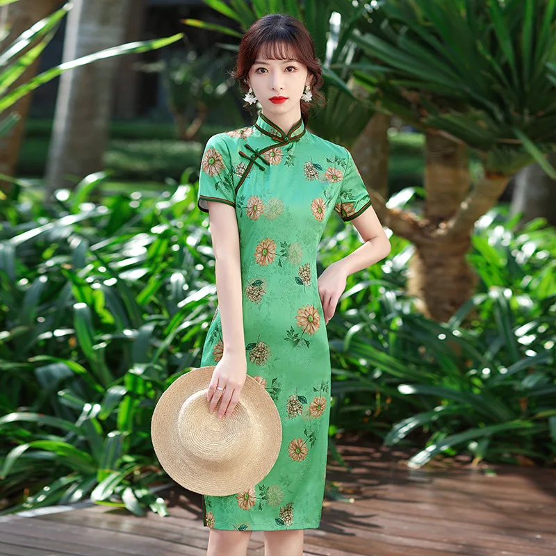 Flower Print Green Summer New Novelty Cheongsam Lady Slim Chinese Dresses Elegant Mandarin Collar Oriental Qipao Dress
Flower Print Green Summer New Novelty Cheongsam Lady Slim Chinese Dresses Elegant Mandarin Collar Oriental Qipao Dress