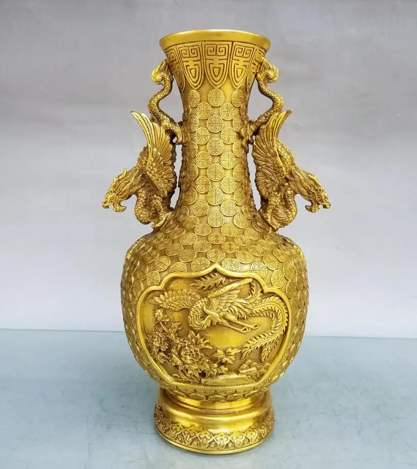 China brass double dragon ear vase crafts statue 
China brass double dragon ear vase crafts statue