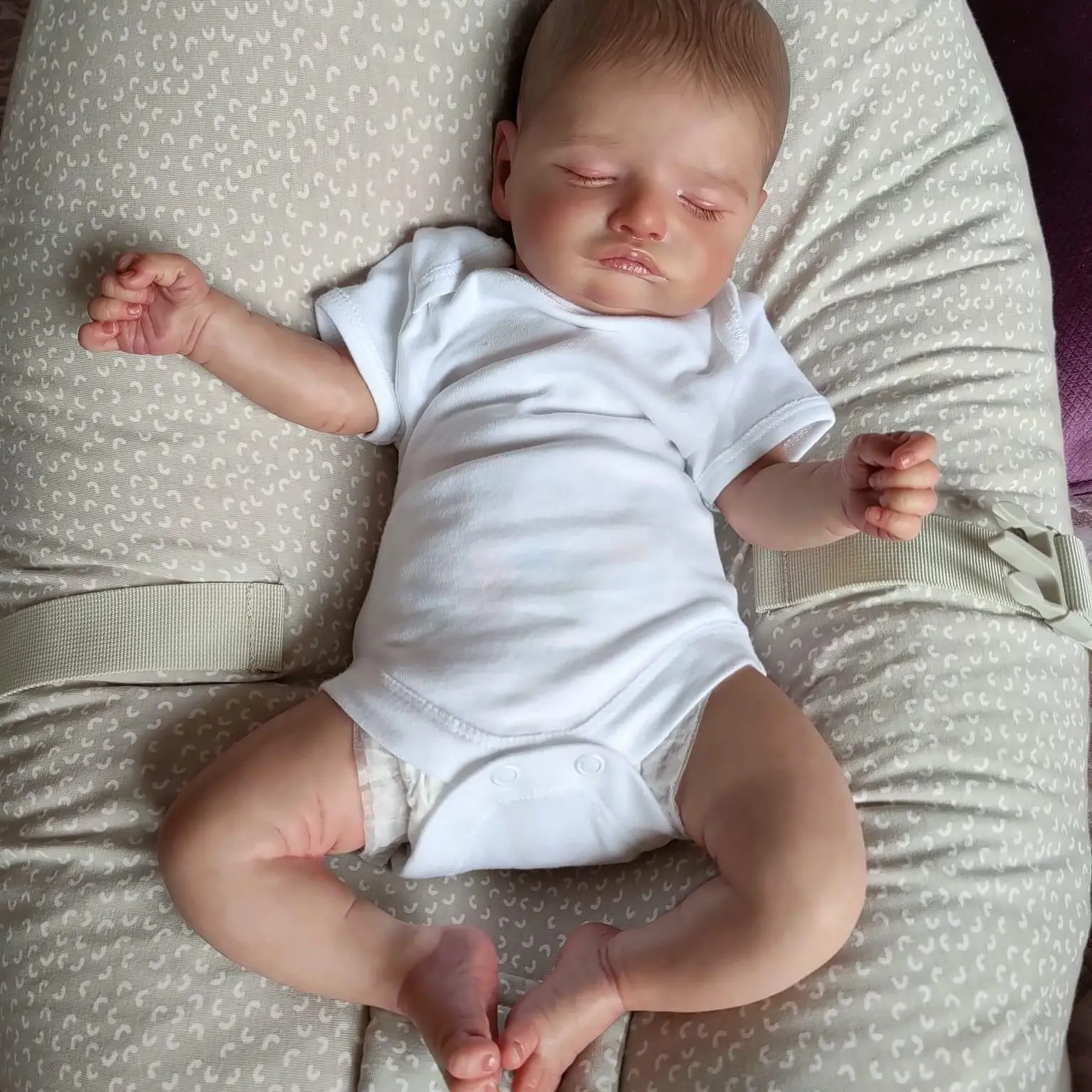 NPK 49CM Reborn Sleeping Polular Rosalie Soft Hand-Drawing Hair 3D Skin Tone with Veins Rooted Eyelash Collectible Art Doll
NPK 49CM Reborn Sleeping Polular Rosalie Soft Hand-Drawing Hair 3D Skin Tone with Veins Rooted Eyelash Collectible Art Doll