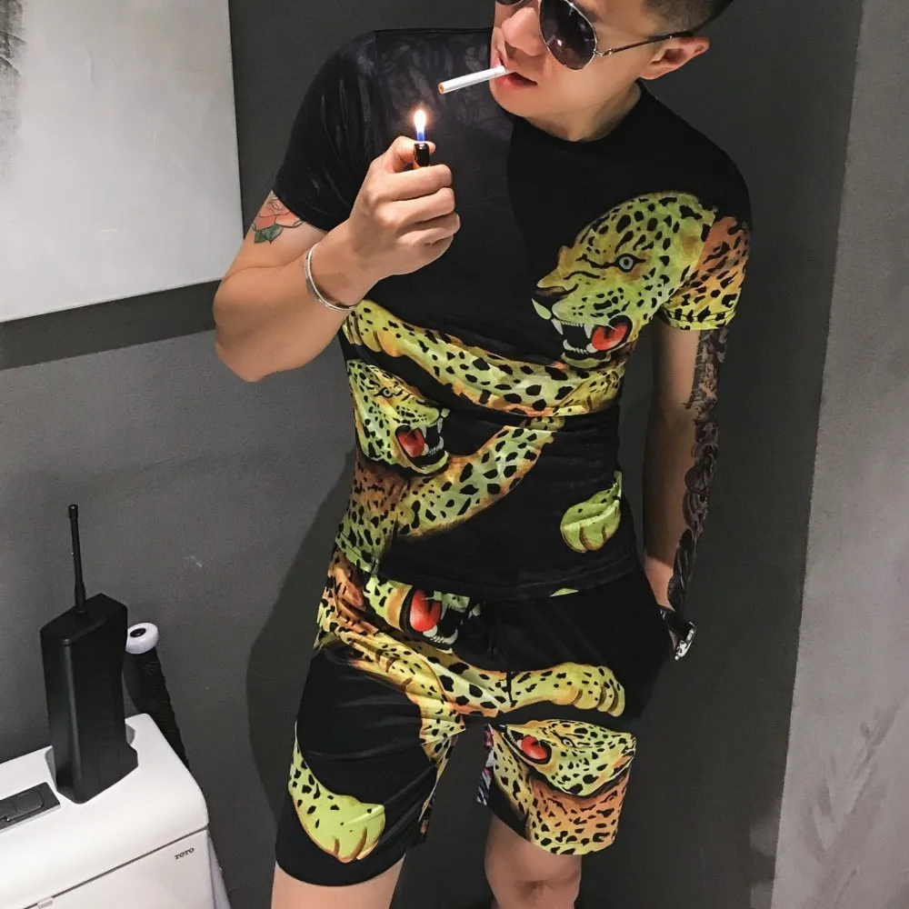 Male Slim Summer Fit Short+TShirt Ropa Hombre Fashion New Pattern Leopard Design Pattern Short Sleeve T Shirt Suit 2-piece Set
Male Slim Summer Fit Short+TShirt Ropa Hombre Fashion New Pattern Leopard Design Pattern Short Sleeve T Shirt Suit 2-piece Set