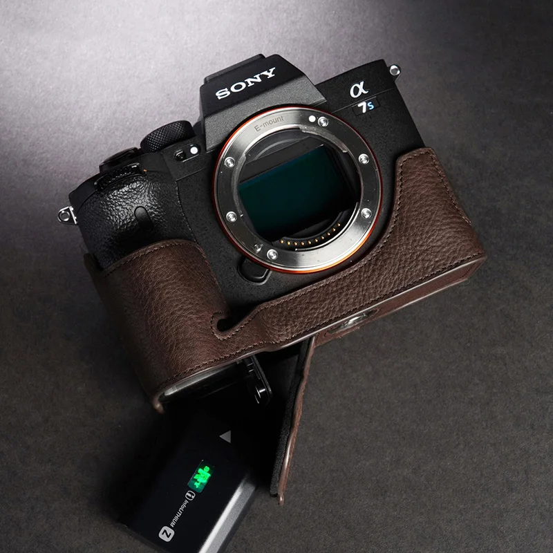Design for Sony A7S3 A7SM3 A7Siii Handmade Genuine Leather Camera Half Case Cover Camera Bodysuit
Design for Sony A7S3 A7SM3 A7Siii Handmade Genuine Leather Camera Half Case Cover Camera Bodysuit