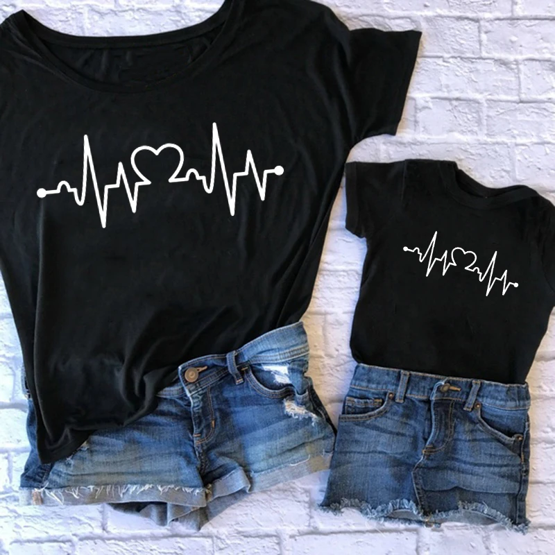 Mommy and Me Clothes T Shirt Family Matching Clothes Summer Love Print T Shirt Mother and Daughter Clothes Family Look
Mommy and Me Clothes T Shirt Family Matching Clothes Summer Love Print T Shirt Mother and Daughter Clothes Family Look