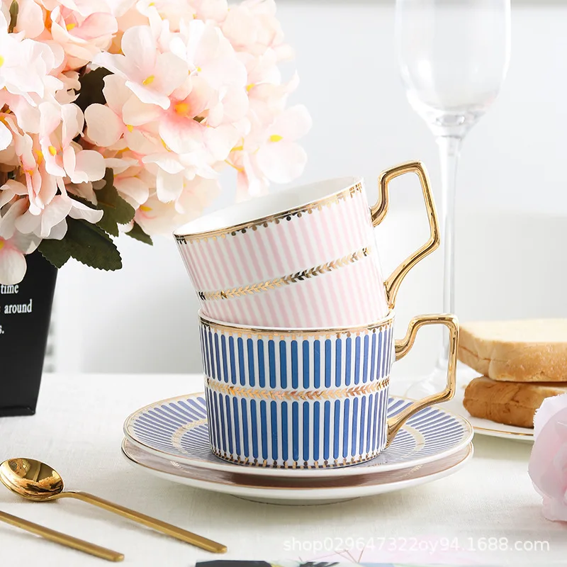 Creative dazzling gold ceramic coffee cup Phnom Penh European English afternoon tea with spoon
Creative dazzling gold ceramic coffee cup Phnom Penh European English afternoon tea with spoon