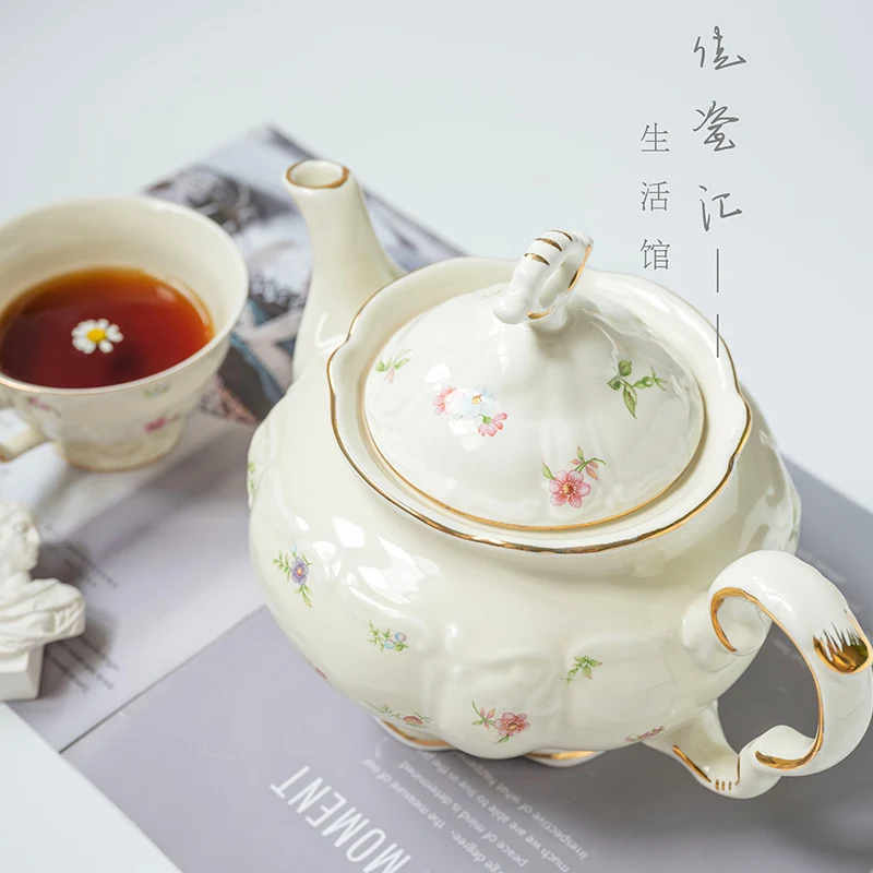 British Phnom Penh retro small broken flower coffee cup plate cream afternoon tea milk tea flower tea cup kettle set
British Phnom Penh retro small broken flower coffee cup plate cream afternoon tea milk tea flower tea cup kettle set