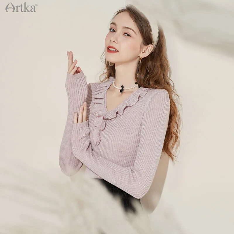 Женский шерстяной свитер с оборками ARTKA, Фиолетовый Элегантный Мягкий трикотажный свитер с V-образным вырезом, украшенный жемчугом, YB22116D, на осень 2021
Женский шерстяной свитер с оборками ARTKA, Фиолетовый Элегантный Мягкий трикотажный свитер с V-образным вырезом, украшенный жемчугом, YB22116D, на осень 2021