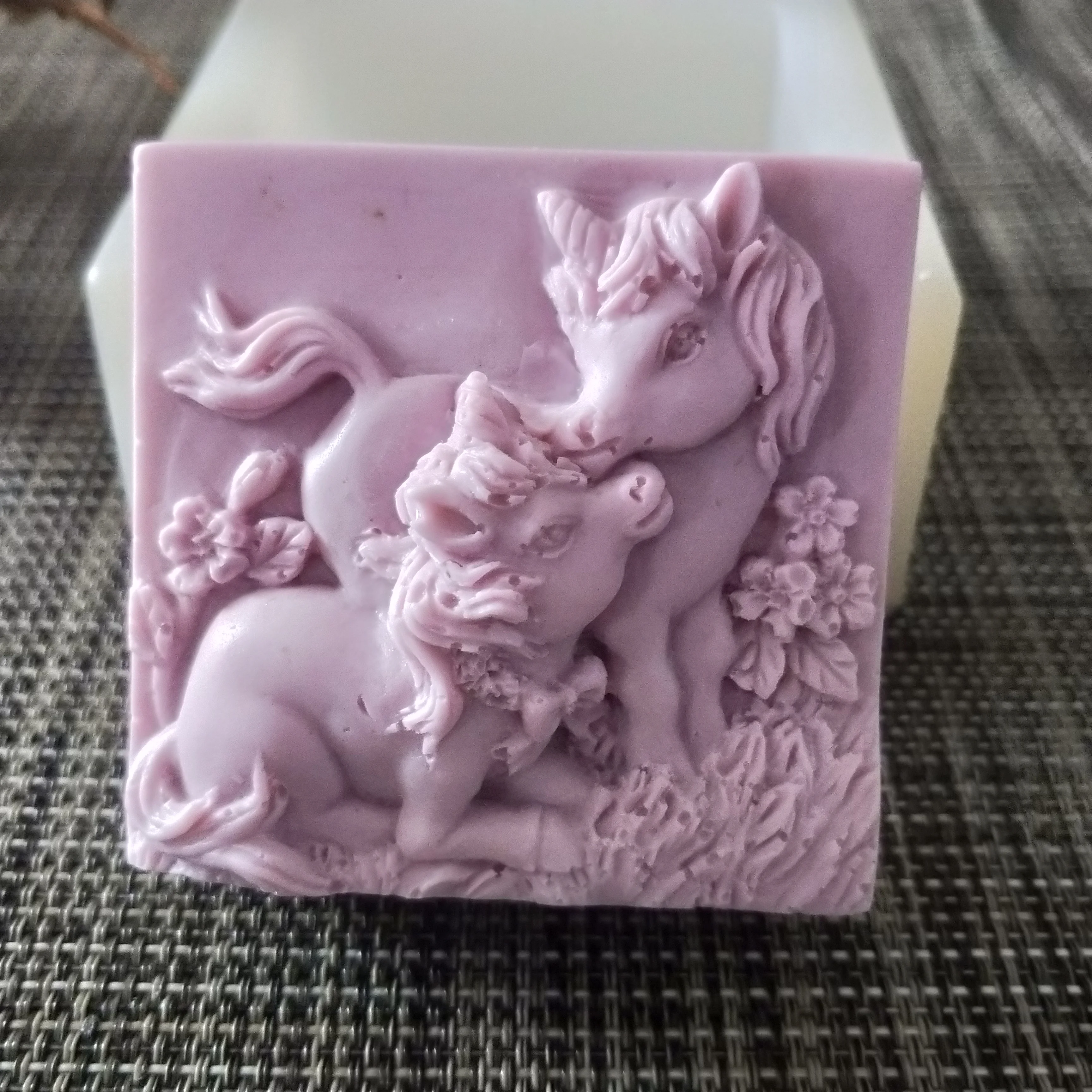 DW0143 PRZY baby horse silicone mold soap mold DIY manufacturing manual soap making mold candles making polymer clay without BPA
DW0143 PRZY baby horse silicone mold soap mold DIY manufacturing manual soap making mold candles making polymer clay without BPA