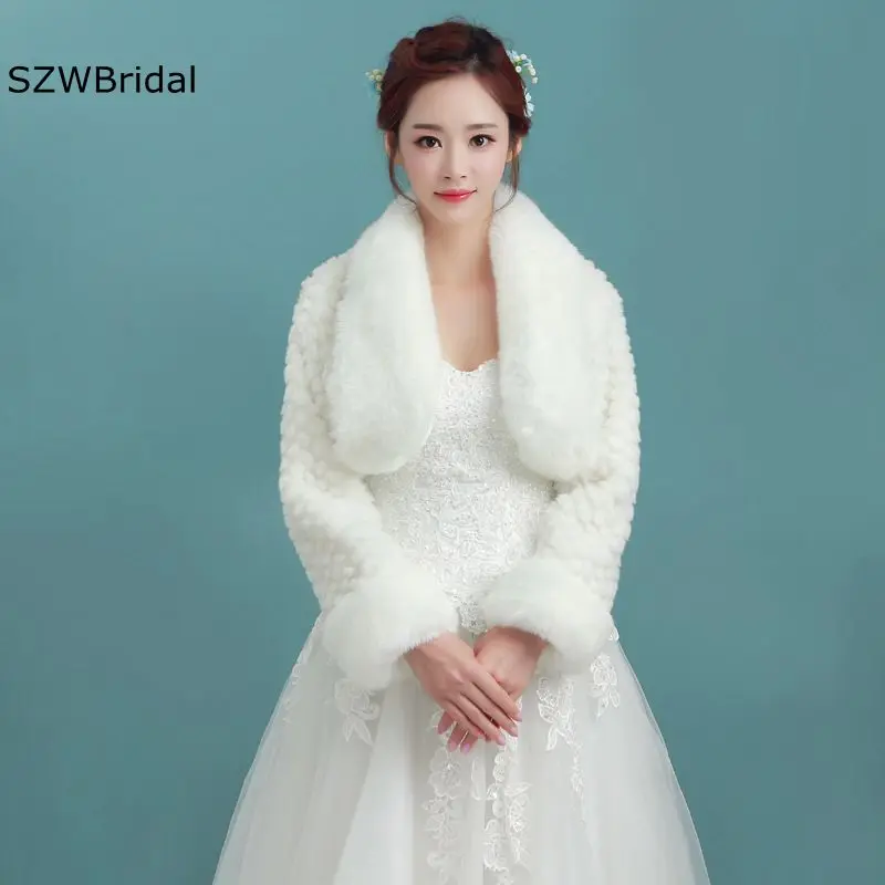 New Arrival Long sleeve Wedding Jacket Bride Feather robe Bolero women Cheap wedding accessories Bridal Cape Fur shawl shrug
New Arrival Long sleeve Wedding Jacket Bride Feather robe Bolero women Cheap wedding accessories Bridal Cape Fur shawl shrug