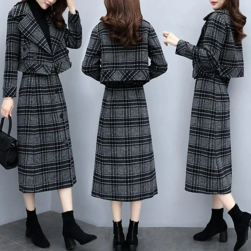 Women Woolen Suit Autumn Winter New Blend Woolen Plaid Coat And Wool Skirt Two Piece Sets 2021 New Office Ladies Outfit 776
Women Woolen Suit Autumn Winter New Blend Woolen Plaid Coat And Wool Skirt Two Piece Sets 2021 New Office Ladies Outfit 776