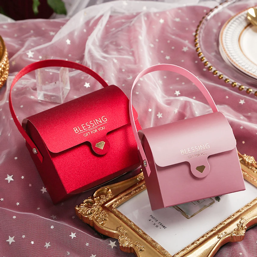 New Creative high-end personality red Chinese hand gift box candy bag for Party Chocolate Boxes Wedding Favours candy Box
New Creative high-end personality red Chinese hand gift box candy bag for Party Chocolate Boxes Wedding Favours candy Box