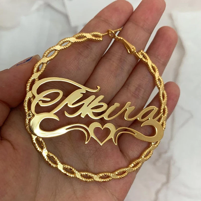 Fashion Custom Letters Thread Name Earrings Personalized Hip Hop DNA Charm Stainless Steel Earrings for Girlfriend and Mom Gift
Fashion Custom Letters Thread Name Earrings Personalized Hip Hop DNA Charm Stainless Steel Earrings for Girlfriend and Mom Gift