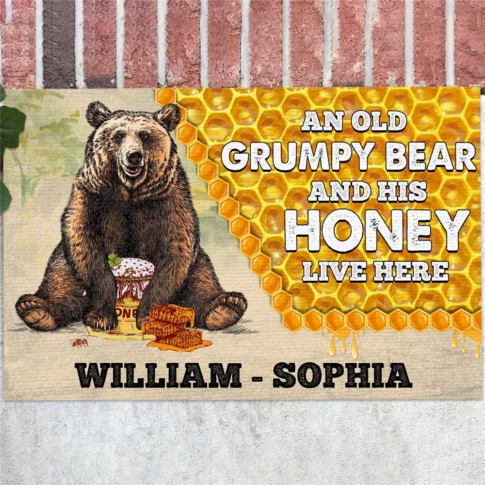 HXAnimal Carpets 3D DIY Name An Old Grumpy Bear and HIs Honey Live Here Indoor Outdoor Decorative Doormat Funny Fashion Mat
HXAnimal Carpets 3D DIY Name An Old Grumpy Bear and HIs Honey Live Here Indoor Outdoor Decorative Doormat Funny Fashion Mat