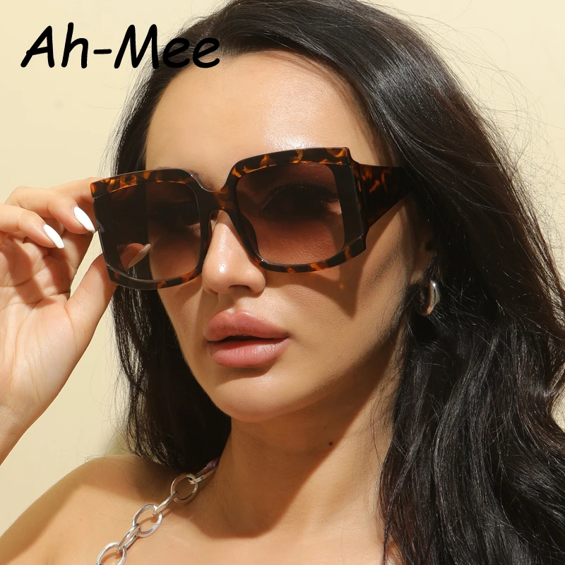 Classic Oversized Square Sunglasses Women New Fashion Black Leopard Sun Glasses Female Gradient Vintage Big Shades UV400
Classic Oversized Square Sunglasses Women New Fashion Black Leopard Sun Glasses Female Gradient Vintage Big Shades UV400