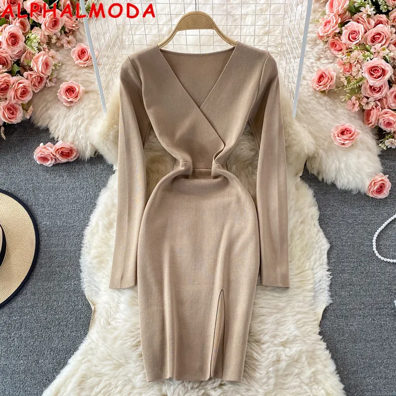 ALPHALMODA 2021 Autumn Winter Long Sleeve Slim V-neck Dress Elastic Knitted Split Solid Trendy Women Dress
ALPHALMODA 2021 Autumn Winter Long Sleeve Slim V-neck Dress Elastic Knitted Split Solid Trendy Women Dress