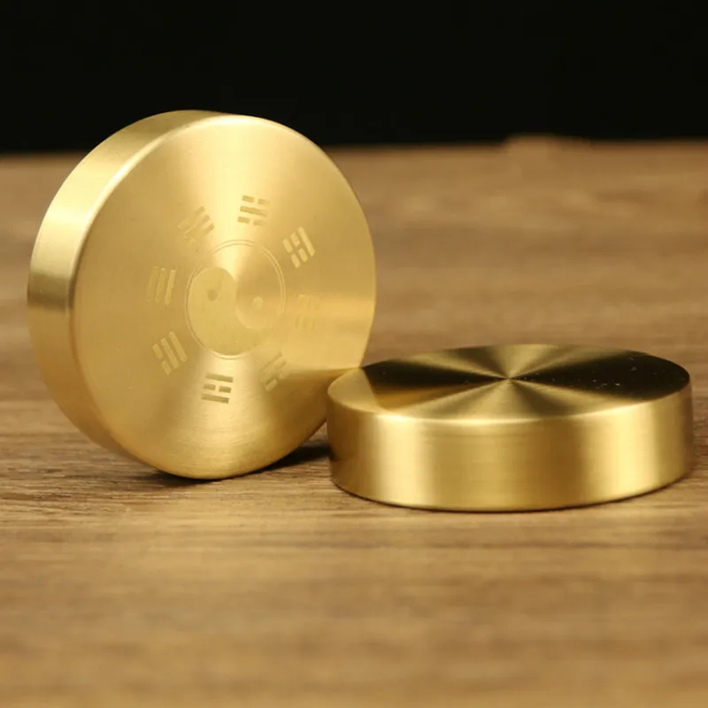 Portable Chinese Gossip Brass Paper Weight Round Paperweight Metal Chinese Brush Pen Painting Paper Weight Metal Decoration
Portable Chinese Gossip Brass Paper Weight Round Paperweight Metal Chinese Brush Pen Painting Paper Weight Metal Decoration