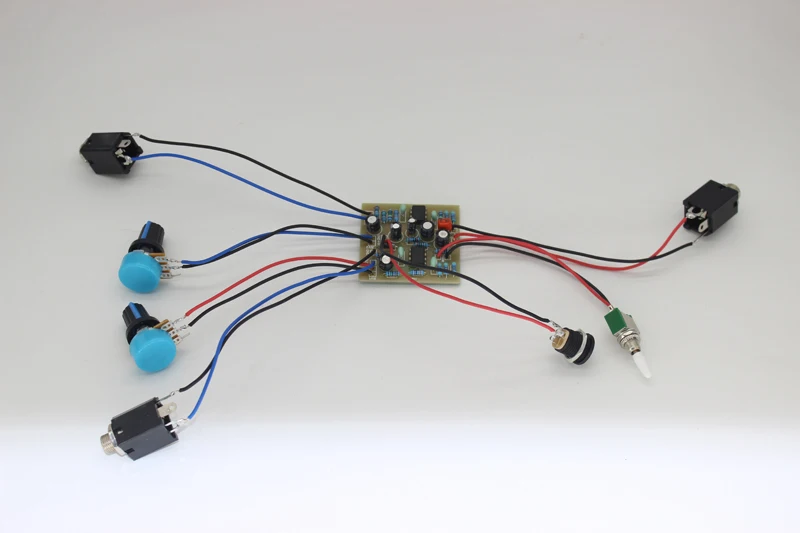 Diy Guitar Bass Signal One-to-two Signal Separation Effect PHASE Phase Monolithic Circuit Board
Diy Guitar Bass Signal One-to-two Signal Separation Effect PHASE Phase Monolithic Circuit Board