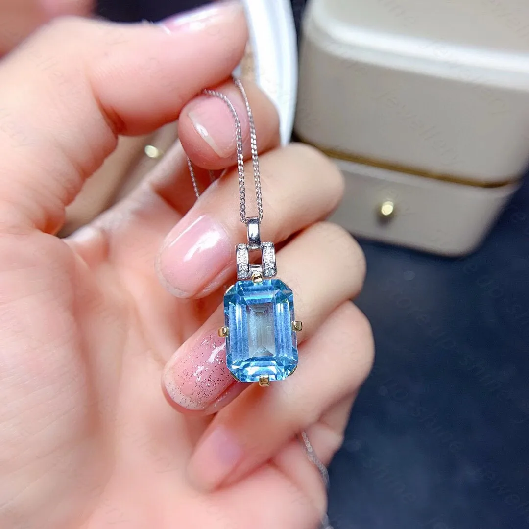 Hot sale style natural blue topaz 925 silver Two-color electroplating process women's pendant luxury atmosphere fashion trend
Hot sale style natural blue topaz 925 silver Two-color electroplating process women's pendant luxury atmosphere fashion trend