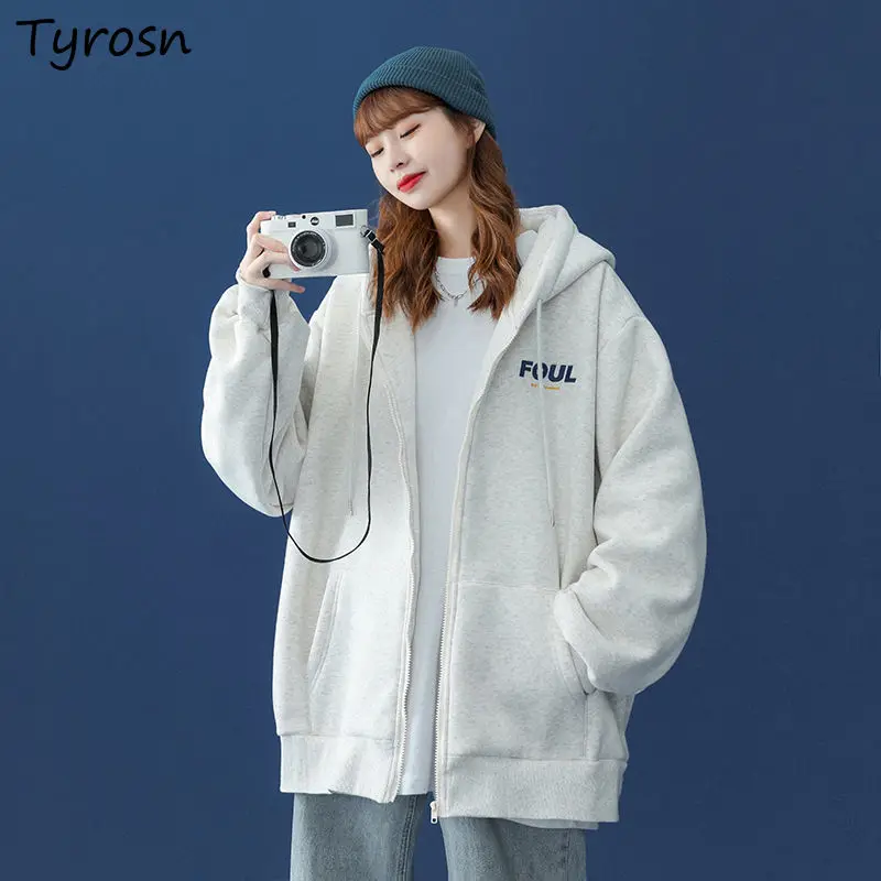 Basic Jackets Women Design Letter Printed Hooded Coats Zipper Pockets Loose Korean Style Chic High Street Outwear Teens Hot Sale
Basic Jackets Women Design Letter Printed Hooded Coats Zipper Pockets Loose Korean Style Chic High Street Outwear Teens Hot Sale