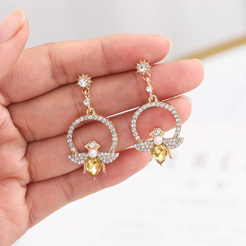 Fashion insect rhinestone bee drop earrings ladies jewelry accessories
Fashion insect rhinestone bee drop earrings ladies jewelry accessories