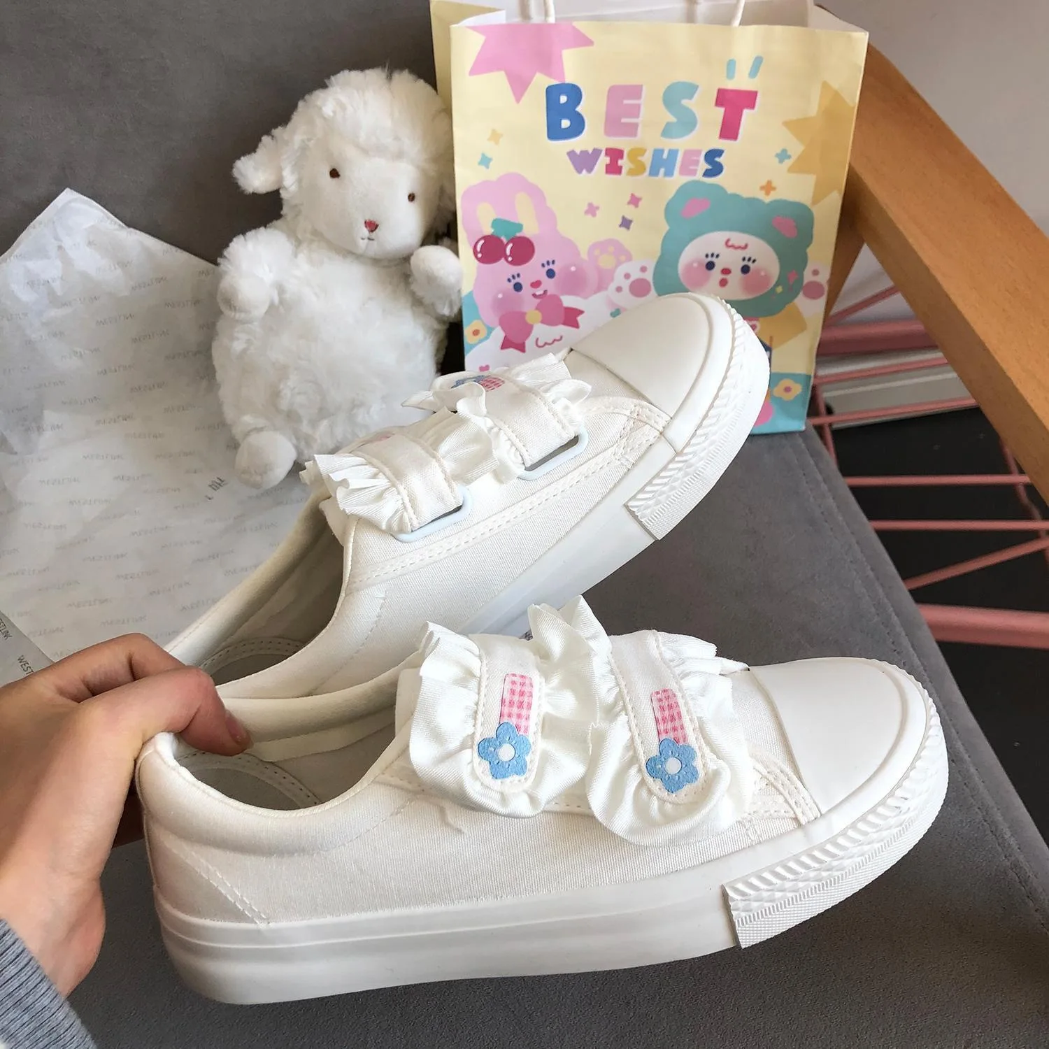 Japanese Sweet Lolita Shoes Kawaii Girl Round Head White Shoes Women's Trendy Sneakers Style Canvas Fashion Shoes Cosplay Cos
Japanese Sweet Lolita Shoes Kawaii Girl Round Head White Shoes Women's Trendy Sneakers Style Canvas Fashion Shoes Cosplay Cos