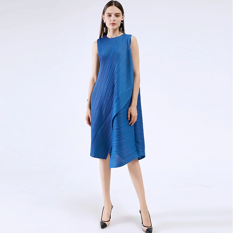 miyake pleated women dress summer 2021 new European station high-end slim casual french plus size big skirt
miyake pleated women dress summer 2021 new European station high-end slim casual french plus size big skirt