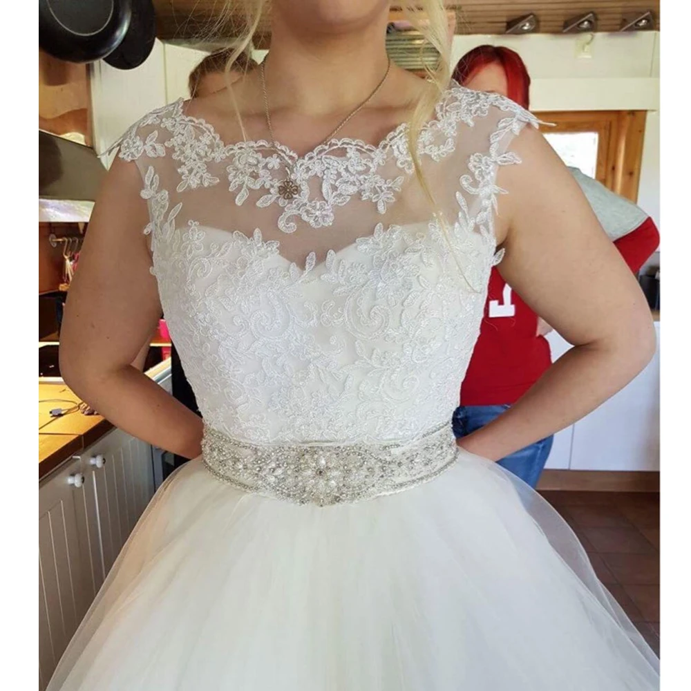 Lace Sleeveless Wedding Bolero Scoop Bridal Wraps for Wedding Party Prom Cheap Bride Jacket Shrug Customized
Lace Sleeveless Wedding Bolero Scoop Bridal Wraps for Wedding Party Prom Cheap Bride Jacket Shrug Customized