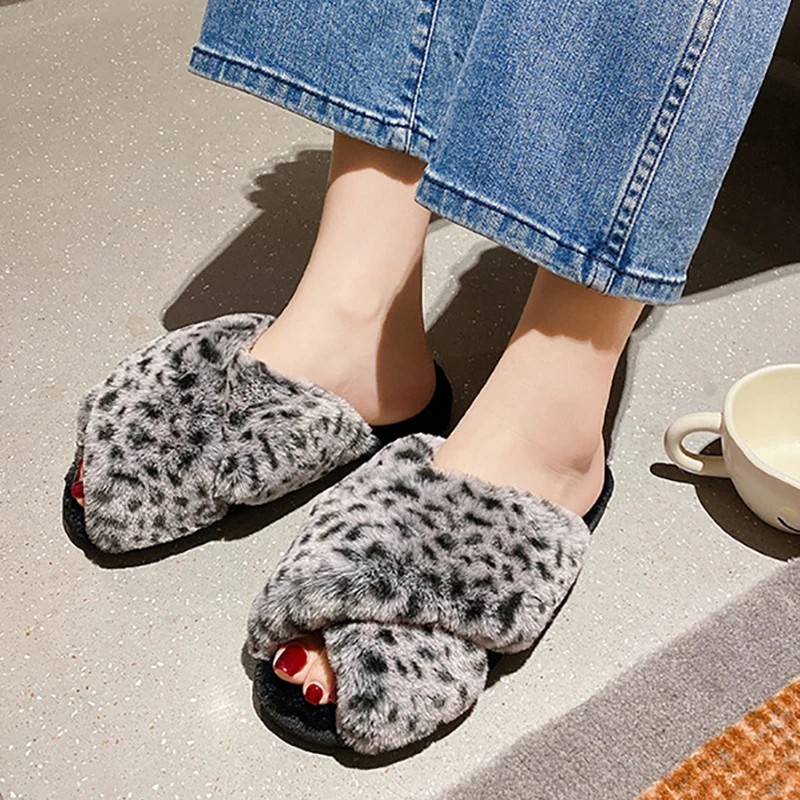 Winter Fur Slippers Women Home Soft Slippers Faux Fur Warm Flat Shoes Slip-on Fluffy Slipper Indoor Floor Shoes Women Flip Flops
Winter Fur Slippers Women Home Soft Slippers Faux Fur Warm Flat Shoes Slip-on Fluffy Slipper Indoor Floor Shoes Women Flip Flops