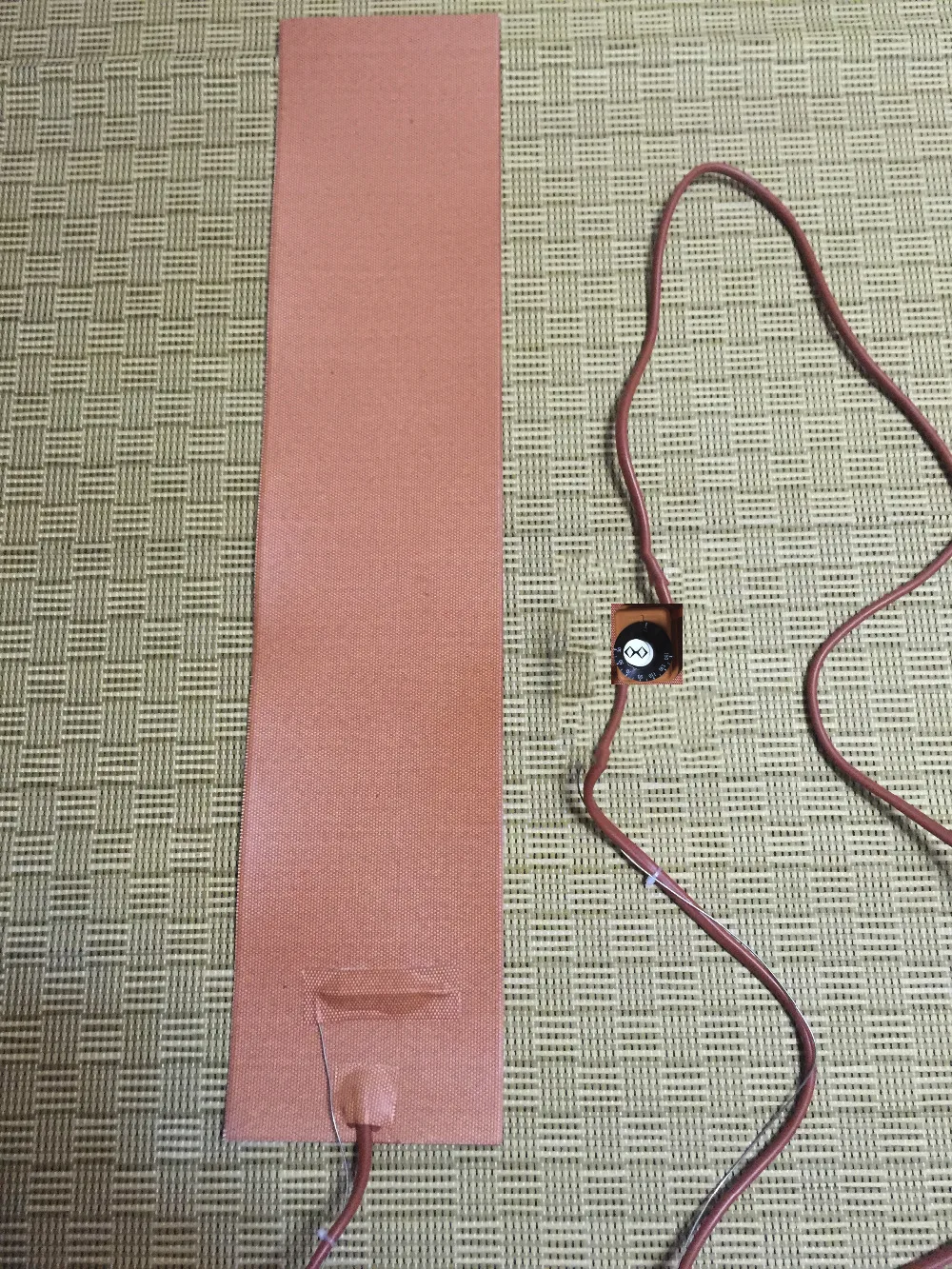 150*500 220V Knob temperature control FPB split screen treasure,heating plate silicone heater pad element flexible element heat
150*500 220V Knob temperature control FPB split screen treasure,heating plate silicone heater pad element flexible element heat