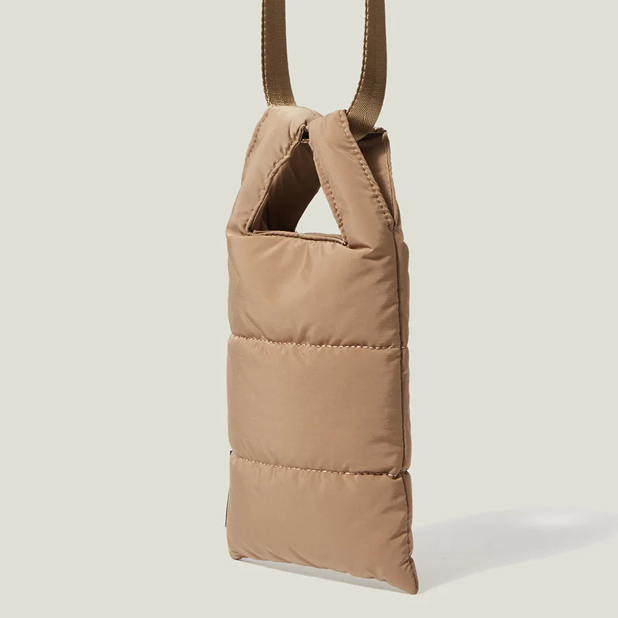 Ladies one-shoulder messenger bag casual women shopping messenger handbag autumn and winter down female handbag fashion square
Ladies one-shoulder messenger bag casual women shopping messenger handbag autumn and winter down female handbag fashion square