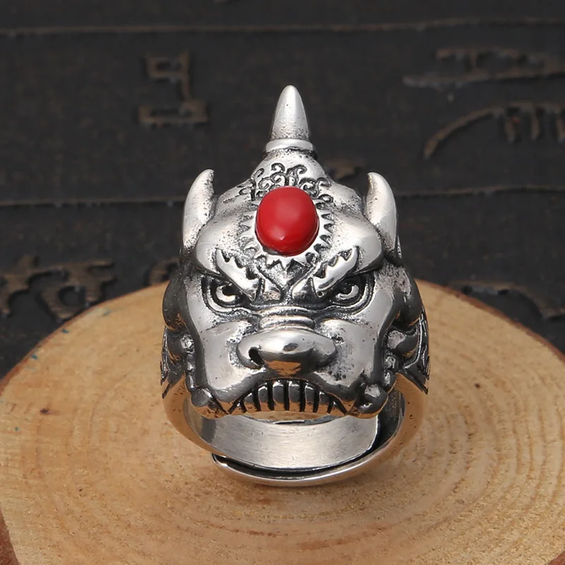 100%S925 sterling silver ring old Thai silver personality male domineering lucky south red stone ring
100%S925 sterling silver ring old Thai silver personality male domineering lucky south red stone ring