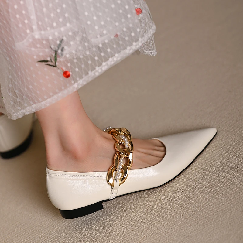2021 Flats Shoes Woman Mary Janes Single Shoe Pointed Toe Genuine Leather Pearl Chain Temperament White Women's Shoes Retro
2021 Flats Shoes Woman Mary Janes Single Shoe Pointed Toe Genuine Leather Pearl Chain Temperament White Women's Shoes Retro